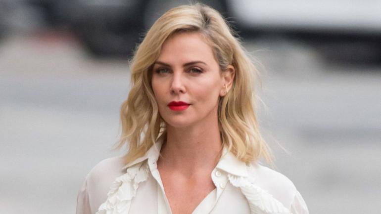 Charlize Theron: Droga më bëri një mama më të mirë