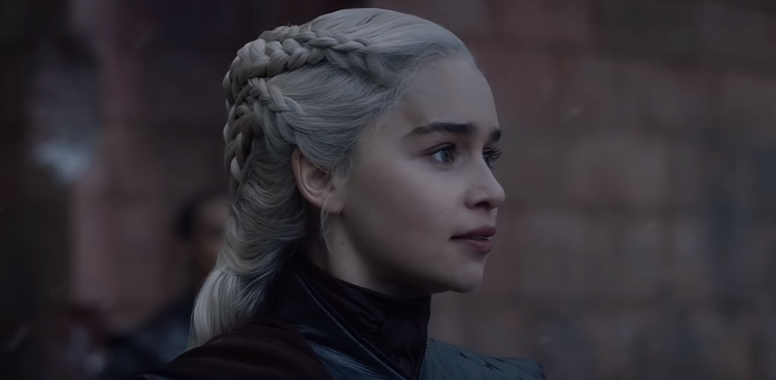 Emilia Clarke studioi Hitlerin për fjalimin final në “Game of Thrones” (VIDEO)