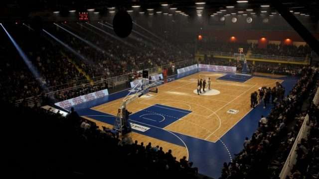 Mësysh në Rahovec: Basketbollistët dhe Komuna përplasen për reklamat e biletat