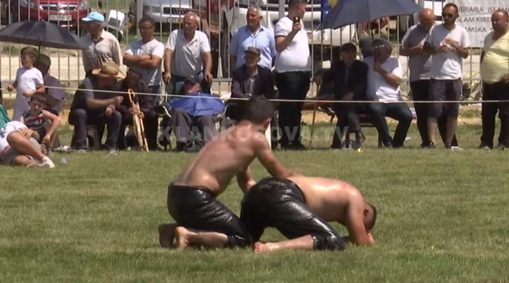 Pehlivani bullgar më i miri në Dragash (VIDEO)