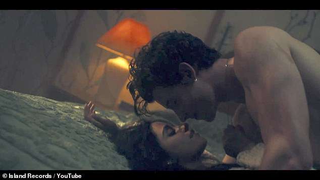 Camila Cabello dhe Shawn Mendes publikojnë këngën “Senorita” (VIDEO)