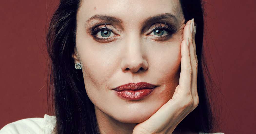 Angelina Jolie mbush 44 vjet sot