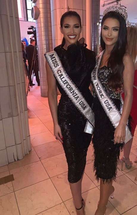 Miss Kalifornia Erica Dann shkëlqen në fustanin e disenjatores Vjollca ...