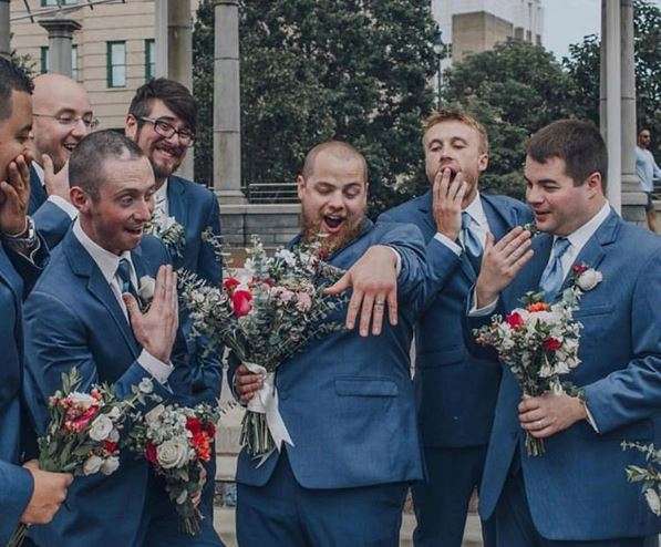 Kur meshkujt imitojnë femrat (FOTO)
