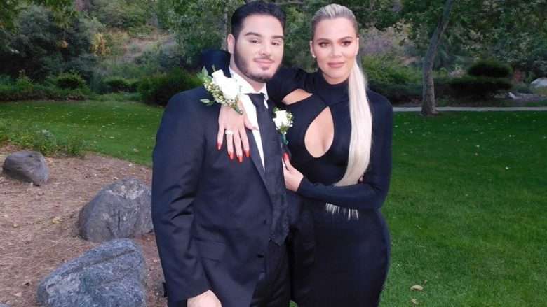 Khloe Kardashian e shoqëron fansin e saj në mbrëmjen e maturës