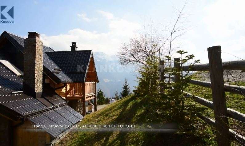 "Townhostel", adresë e re për turistët që ia mësyjnë Pejës (VIDEO)