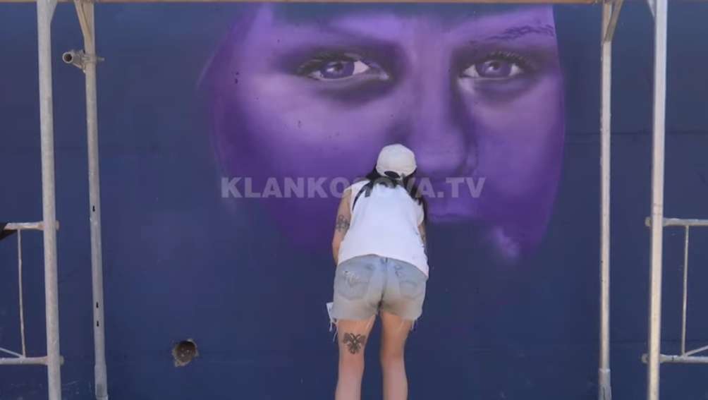 Artistë nga vende të ndryshme zbukurojnë Prishtinën (VIDEO)