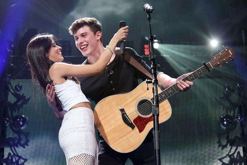 Camila Cabello e mbështet edhe në koncerte Shawn Mendes