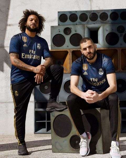 Real Madrid prezanton fanellën e re në një këngë (VIDEO)