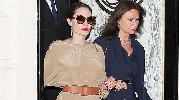 Angelina Jolie shkëlqen në Paris