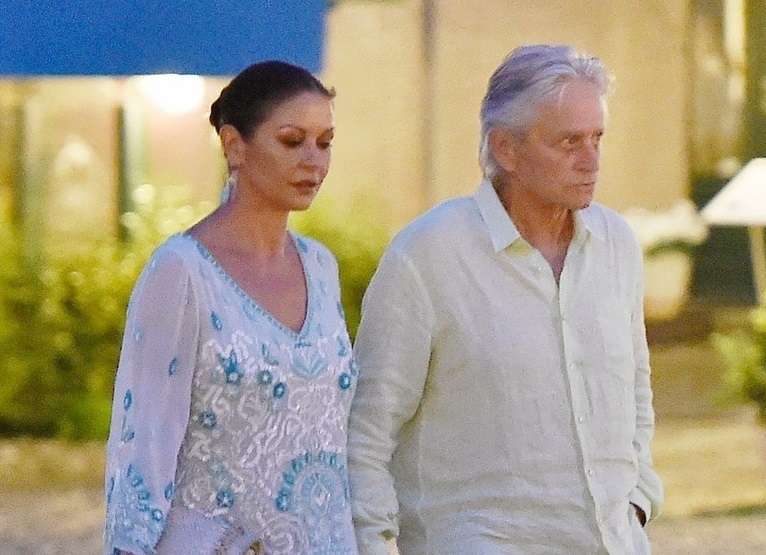 Catherine Zeta Jones dhe Michael Douglas me pushime në Evropë