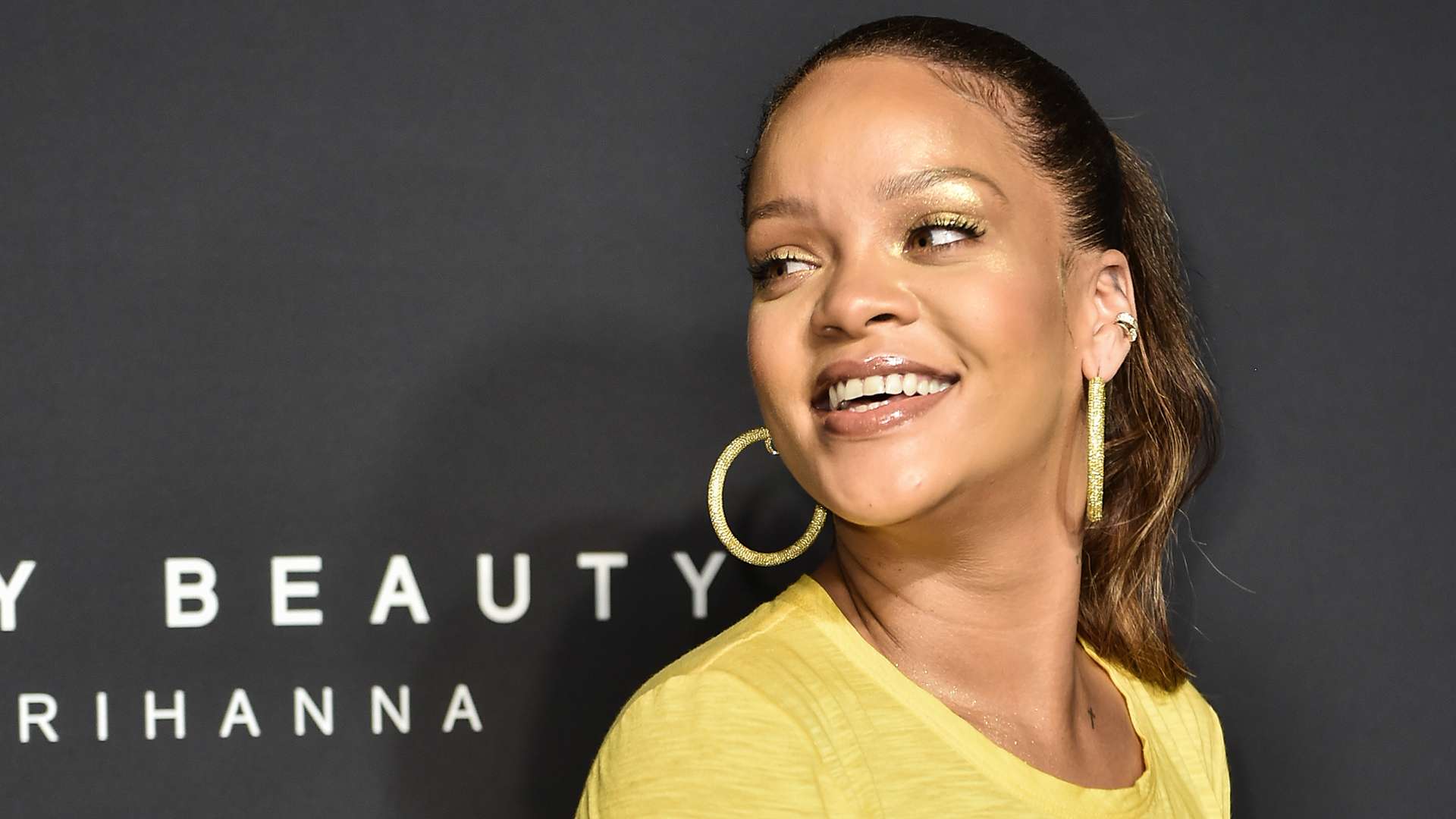 Një e verbër s’mundi të blejë online te Rihanna, e padit