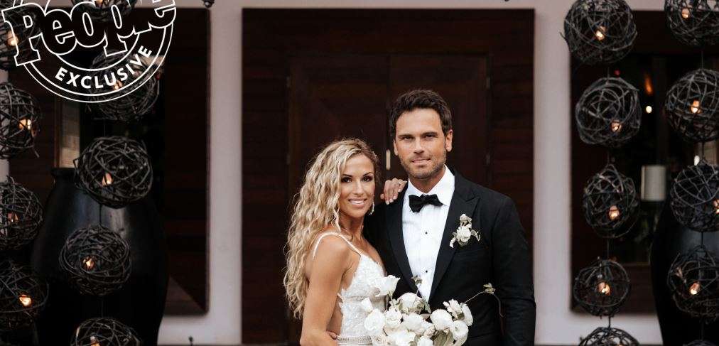 Martohet këngëtari Chuck Wicks