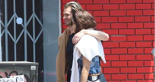 Kush është e dashura e Andrew Garfield? (FOTO)