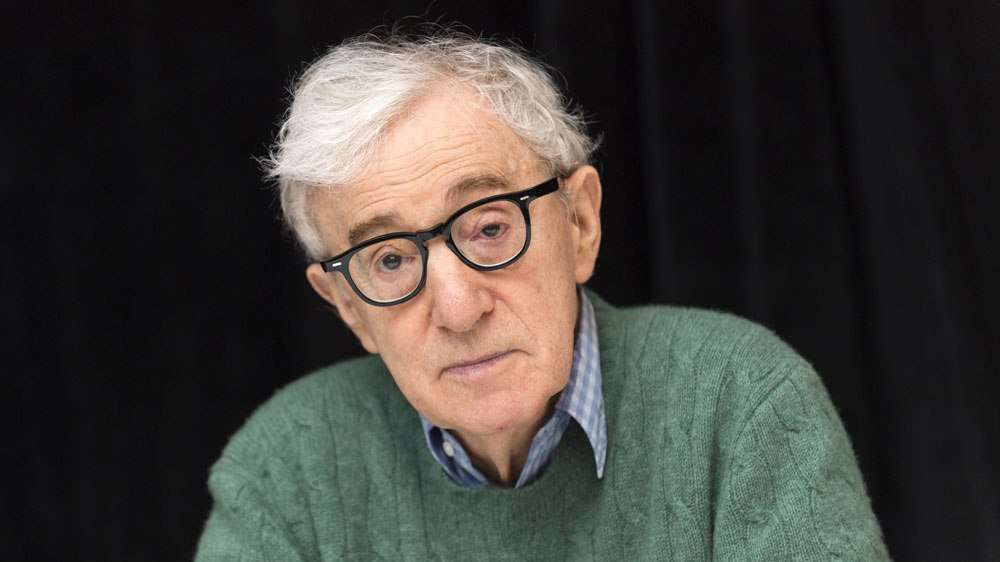 Woody Allen nuk ka plane për të dalë në pension, thotë se ndoshta do të vdesë në set