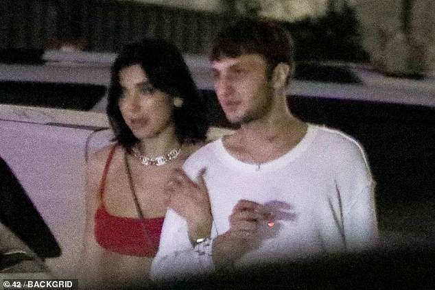 Edhe një paraqitje e Duas me të dashurin e ri (FOTO)