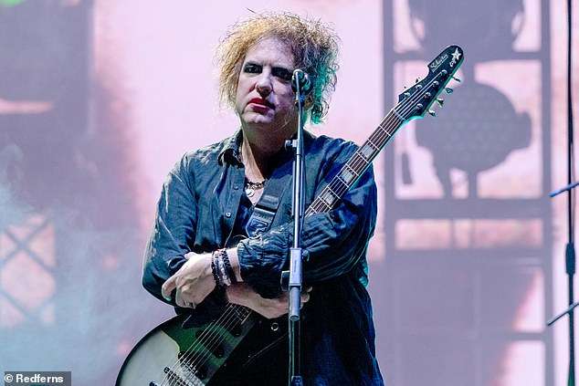 Robert Smith dhuron kitarën e tij si donacion për bamirësi