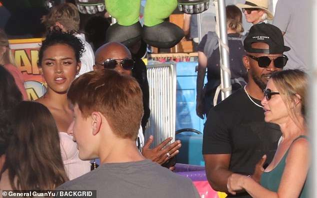 A janë në lidhje Jamie Foxx dhe Sela Vave?