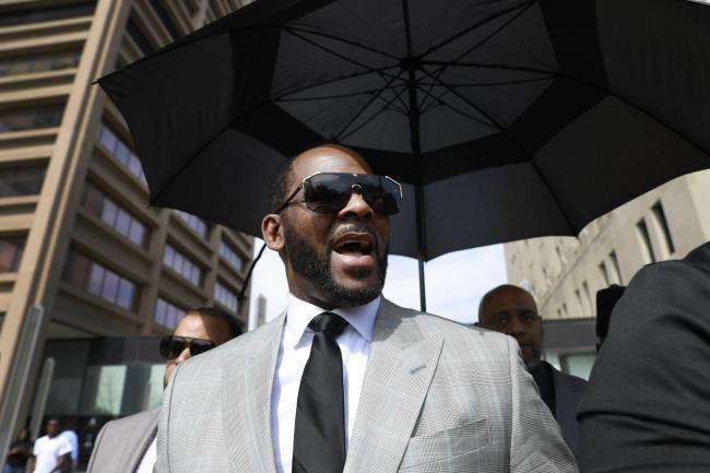 Dy aktakuza të reja për R Kelly
