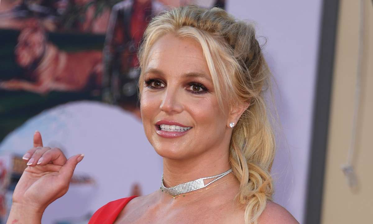 Britney Spears bëhet brune pas një kohe të gjatë