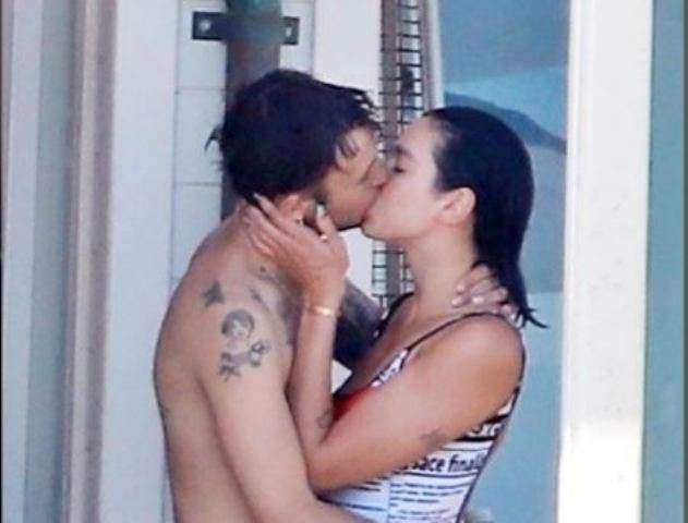 Dua Lipa vazhdon festën e ditëlindjes me të dashurin në Malibu