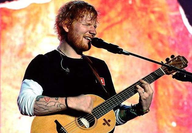 Sërish akuzohet Ed Sheeran për përvetësim të këngëve