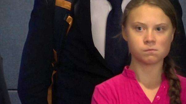 Greta Thunberg mërrolet kur e sheh Donald Tumpin (VIDEO)