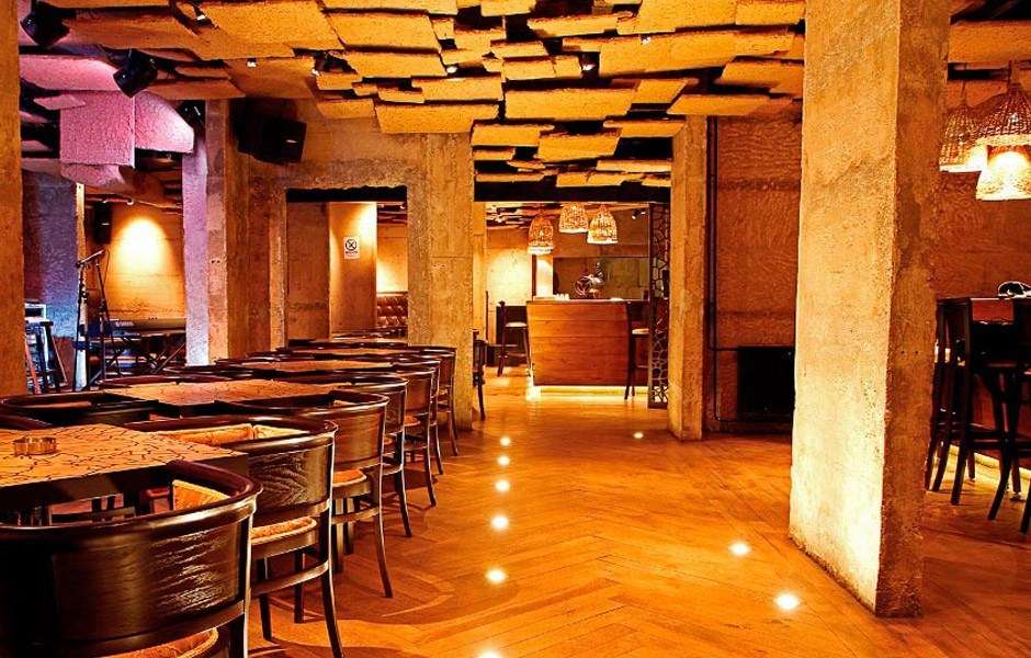 Mbyllet ikoniku Hamam Jazz Bar - Dardan Islami vazhdon jetën në Londër