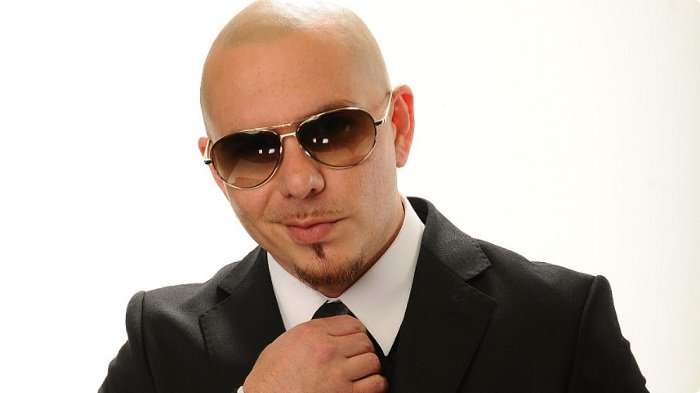 Pitbull anulon një koncert për t’u kujdesur për familjen