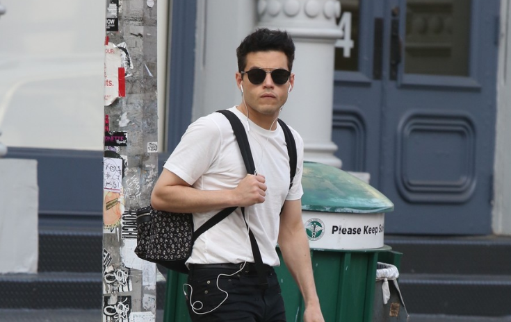 Rami Malek i vetëm rrugëve të New York-ut (FOTO)