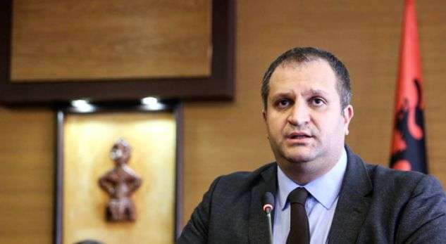 Ahmeti flet për numrin e lartë të rasteve me COVID-19 në Prishtinë, thotë se s’ka nevojë për mbyllje nga Qeveria