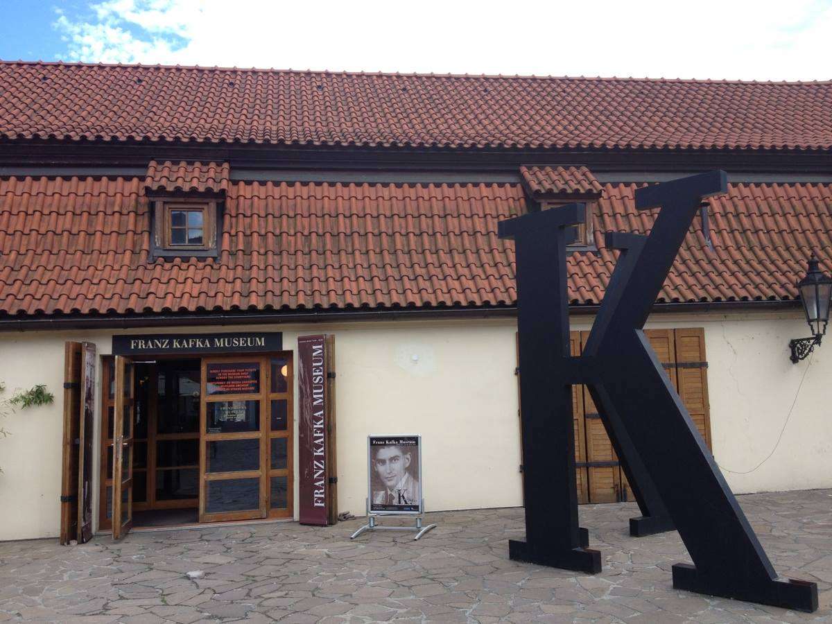Qyteti i dashur i Franz Kafkës: Destinacioni Pragë