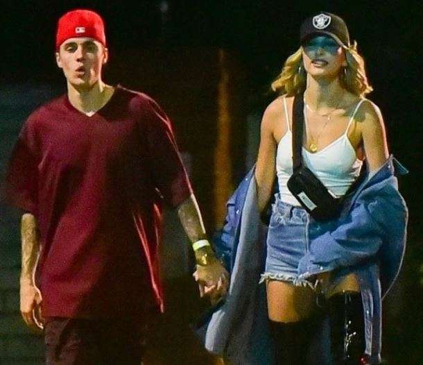 Hailey Baldwin vishet si Julia Roberts te “Pretty Woman”