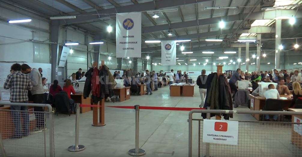Vazhdon numërimi, ky është rezultati i votave me kusht dhe të personave me nevoja të veçanta (FOTO)