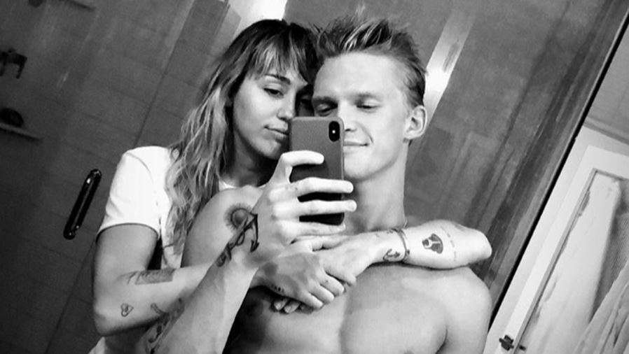Miley Cyrus dhe Cody Simpson e konfirmojnë lidhjen e dashurisë