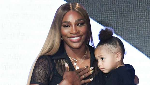 Serena Williams bën joga bashkë me vajzën e saj