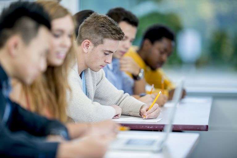 Nga 'gjimnazist' në 'student': Bëhuni gati për 6 ndryshime madhore!
