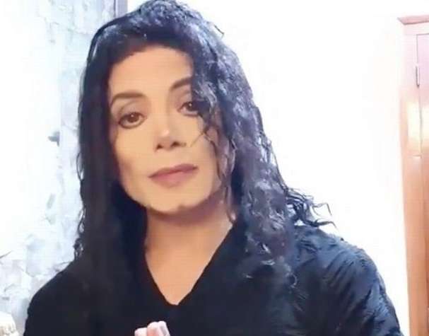 Personit që ngjan me Michael Jackson i kërkohet të bëjë testin e ADN-së