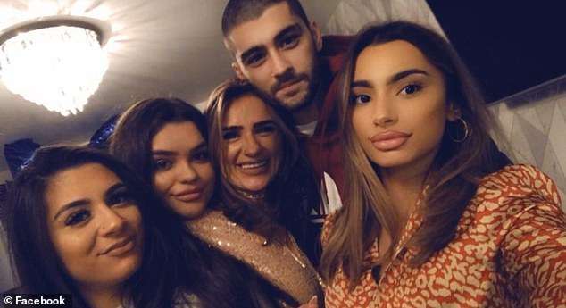 Zayn Malik bashkohet me familjen