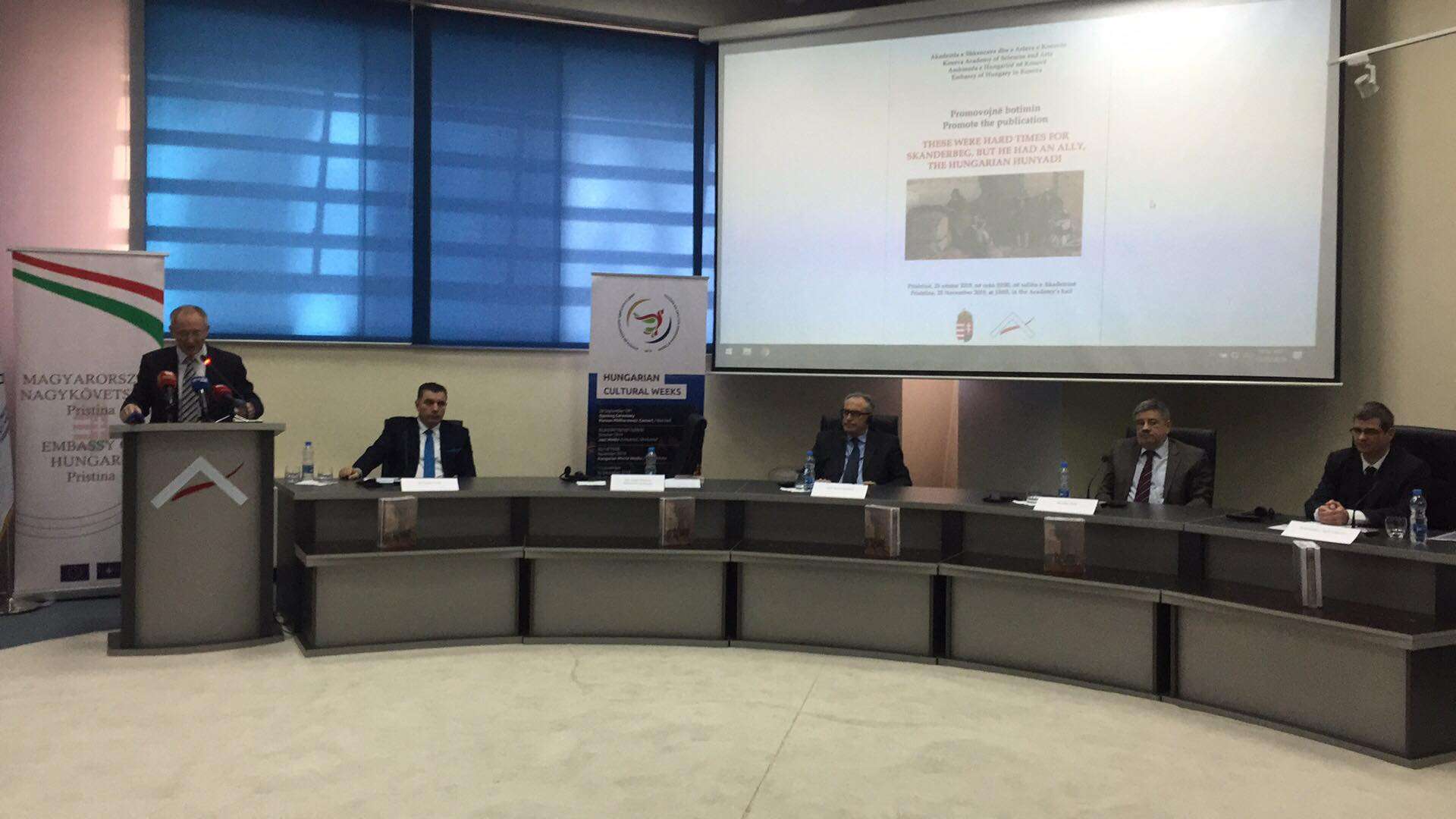 Promovohet libri më i ri për Skënderbeun, komentohet rëndësia e marrëveshjes Kosovë- Serbi