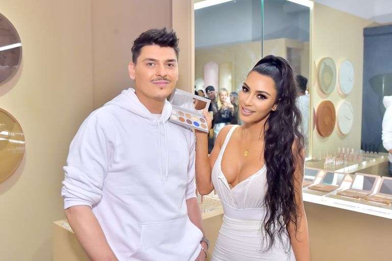 Kim Kardashian e lavdëron grimerin shqiptar: Ai është një perfeksionist