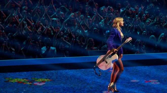 Taylor Swift thotë se “nuk do t’i lejohet” t’i këndojë hitet e saj në AMA