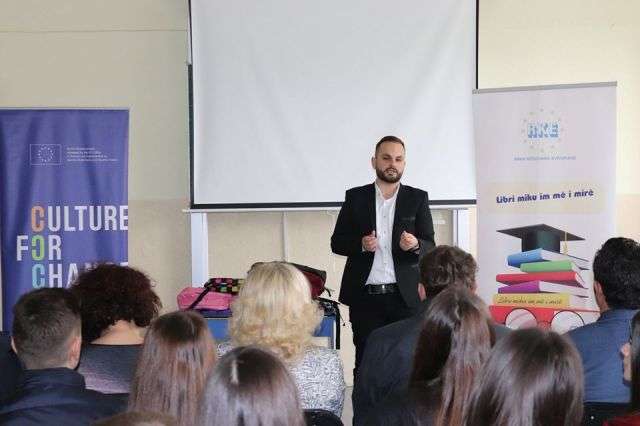 Në Gjakovë përfundon projekti "Libri miku më i mirë"