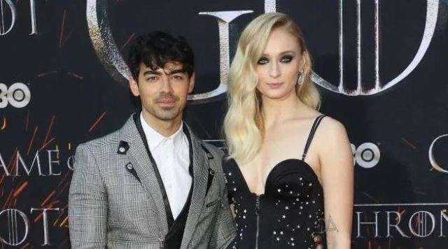 Sophie Turner vazhdon ta mbështesë burrin e saj në karrierën muzikore