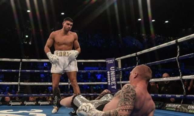 Vëllau i Tyson Fury e "shkatërron" kundërshtarin për 60 sekonda (VIDEO)