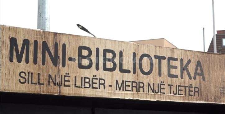 Rikthehen minibibliotekat e thyera (VIDEO)