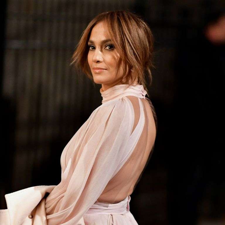 Jennifer Lopez zhvishet nga diamantët dhe aksesorët, ndan fotografinë pa grim!