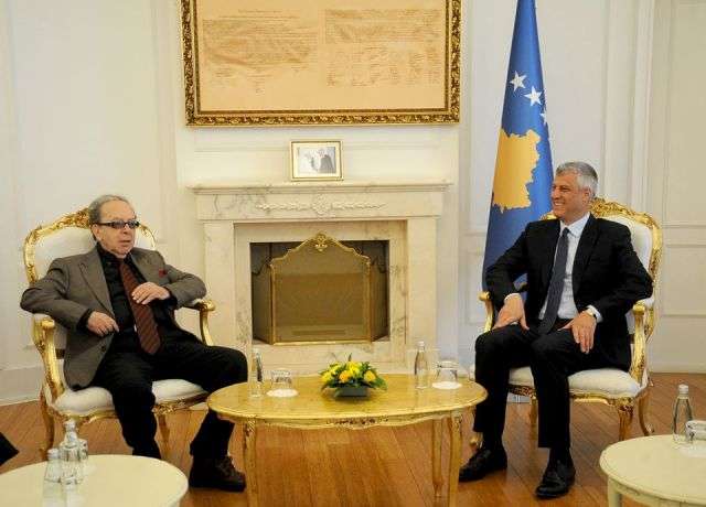 Thaçi: "Oficeri i Madh i Legjionit" është vlerësim i lartë ndërkombëtar për gjeniun e letrave shqipe