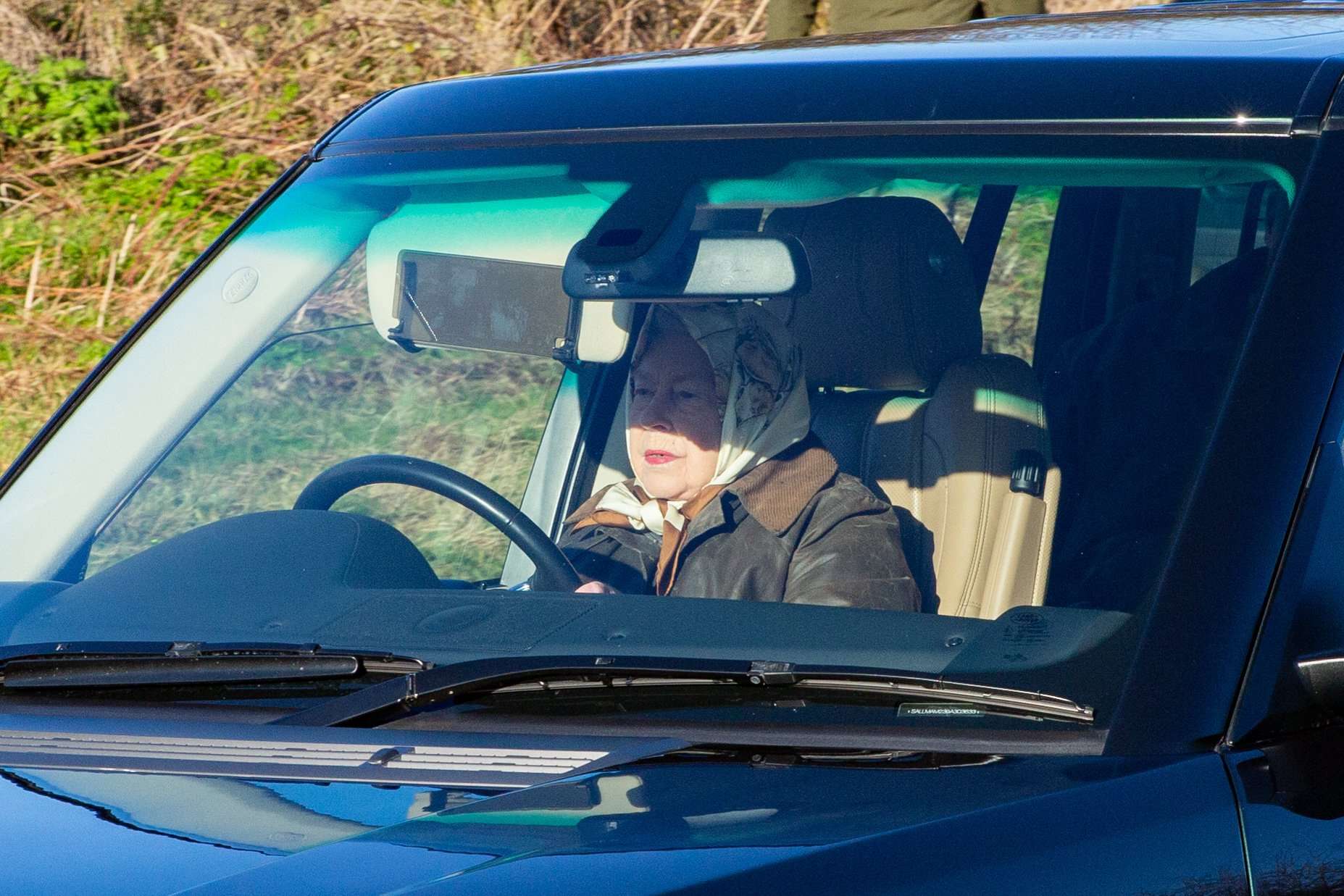 Mbretëresha shihet për herë të parë pas lajmit bombastik të largimit të Harry dhe Meghan