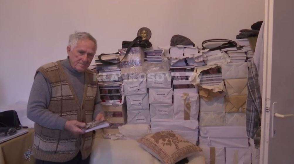 Ish mësuesi dhuron pensionin për Malishevën (VIDEO)